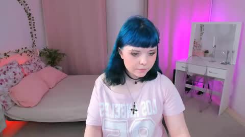 Alice online show from May 4, 6:53 pm