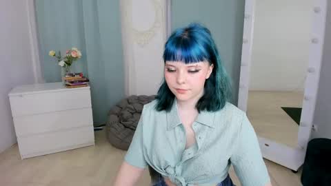 Alice online show from May 8, 4:42 pm