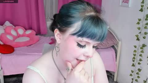 Alice online show from May 22, 7:38 pm