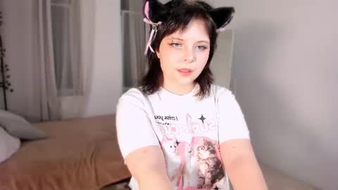 Alice online show from August 18, 4:02 pm