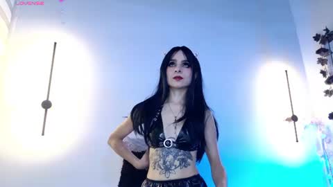 alicenoir_ online show from August 13, 11:52 pm