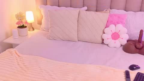 aliceveraa_ online show from August 5, 2:48 pm