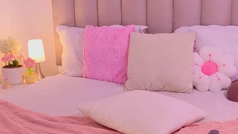aliceveraa_ online show from September 1, 1:56 pm