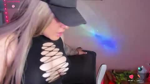 Jennyfer online show from August 3, 11:56 pm