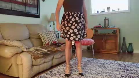Alicia deHart  Help me reach 1000 Followers. Its FREE online show from August 25, 9:00 pm