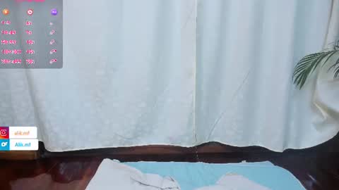 aliciakozlov1 online show from July 27, 11:10 pm