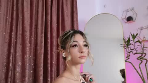 Alieness Ivy online show from August 6, 6:45 am