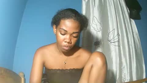 alihane21 online show from February 20, 7:11 pm