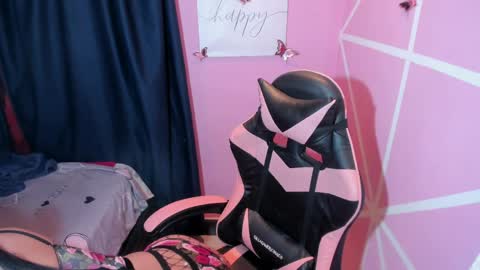 alii_cutee online show from April 21, 2:06 am