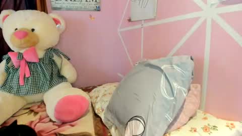 alii_cutee online show from June 12, 7:10 pm
