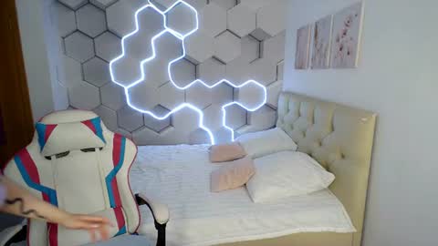 aliicemeow online show from July 25, 4:27 am