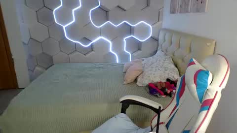 aliicemeow online show from July 27, 8:42 am