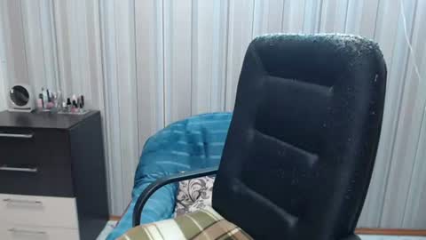 alina672211 online show from August 2, 4:52 am