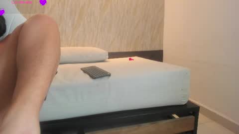 alina_hart_ online show from August 18, 9:04 am