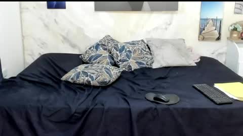 alinabozz1 online show from July 24, 5:32 am