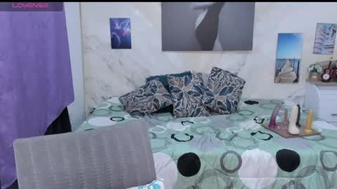 alinabozz1 online show from August 14, 1:20 am