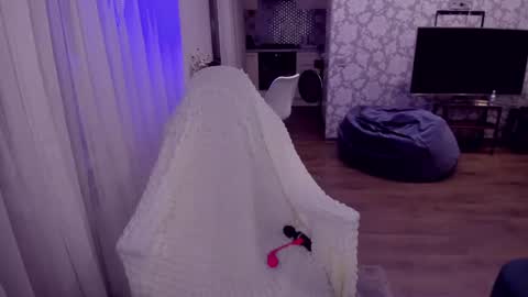 alinaocean online show from May 30, 9:27 pm