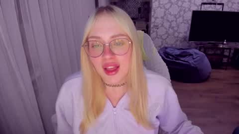alinaocean online show from May 31, 8:22 pm