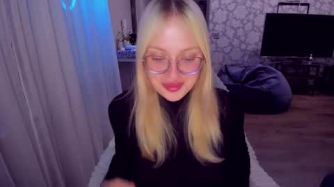alinaocean online show from June 1, 9:07 pm