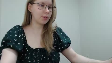 alinasei online show from June 28, 6:05 am