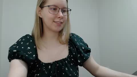 alinasei online show from June 28, 8:17 am