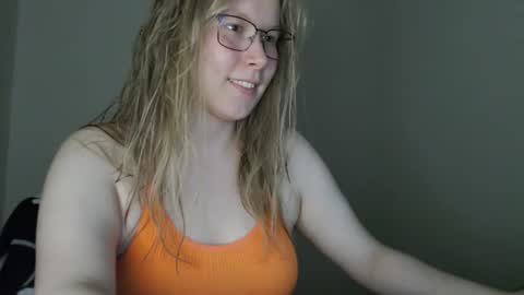 alinasei online show from August 7, 11:54 am