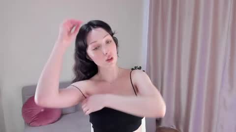 Aline you can call me Alya online show from June 19, 4:18 pm
