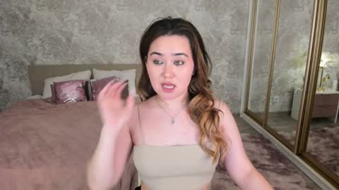 alineleee online show from March 26, 10:03 pm