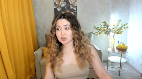 alineleee online show from March 27, 11:36 am
