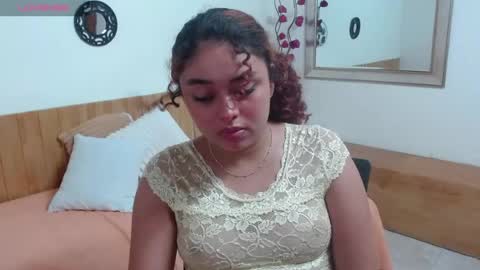 alis_montiel online show from June 16, 6:45 am