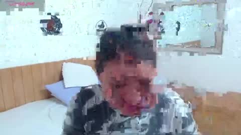alis_montiel online show from June 19, 8:36 am