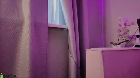 alisa_lesly online show from August 15, 6:39 am
