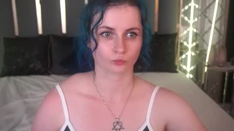alisagrace online show from August 1, 6:25 pm