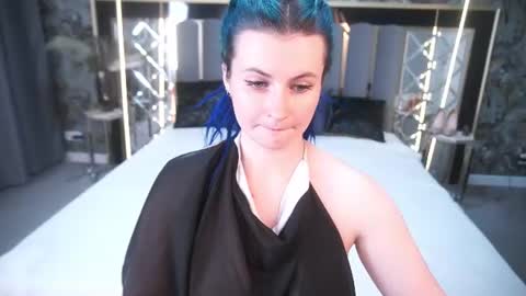 alisagrace online show from August 5, 2:15 pm