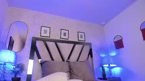 alisha69_ online show from August 5, 9:57 pm