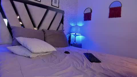alisha69_ online show from August 6, 11:15 pm