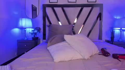 alisha69_ online show from August 13, 11:41 pm