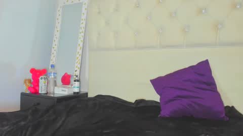 alishaevans_rs online show from August 8, 4:56 am