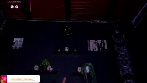 alison_wynter online show from August 5, 8:56 am