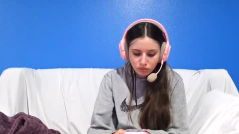 Alison Fields online show from August 9, 4:46 am