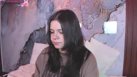 Mia online show from August 1, 6:19 am