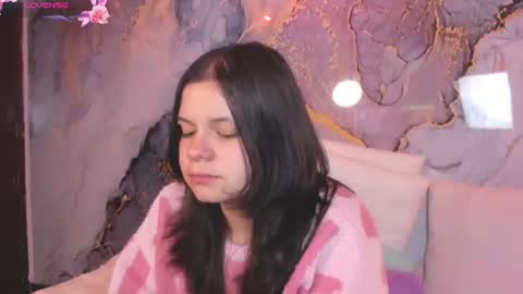 Mia online show from August 3, 6:42 am
