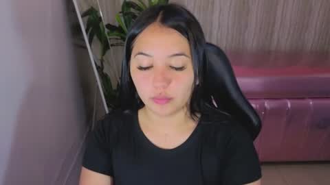 alisson_sweet_t online show from August 9, 12:11 am