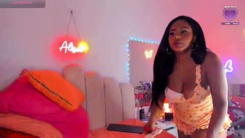 Alisonhoot69 online show from May 10, 7:21 am