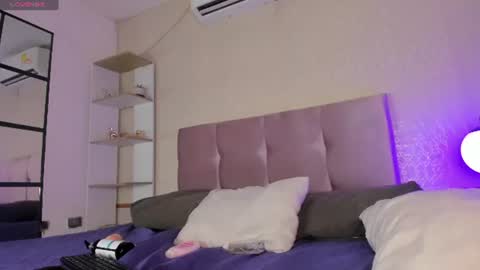 All online show from August 14, 1:53 am