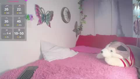 alix_kitty_ online show from August 7, 2:33 am