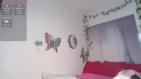 alix_kitty_ online show from August 7, 3:39 am