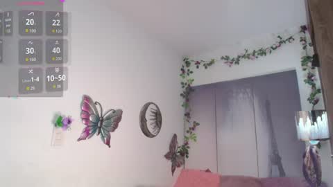 alix_kitty_ online show from August 7, 11:05 pm