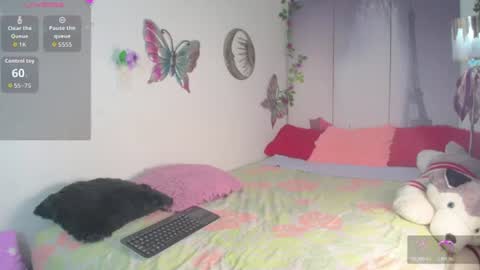 alix_kitty_ online show from August 12, 1:30 am