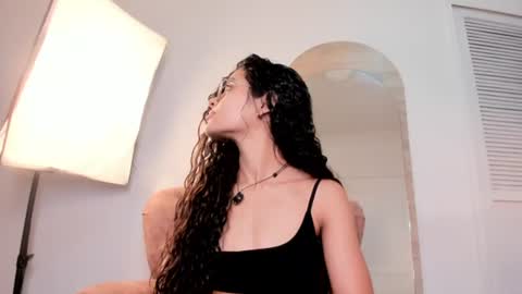 alizza_ online show from August 15, 2:32 pm